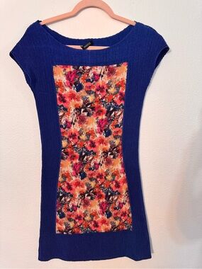 Veeca Blue Ribbed Top with Multicolor Floral Panel